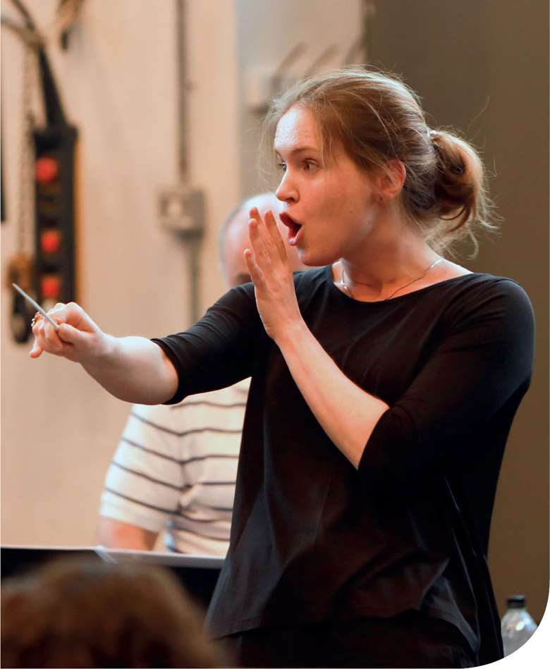  Conducting on an RPS opera course