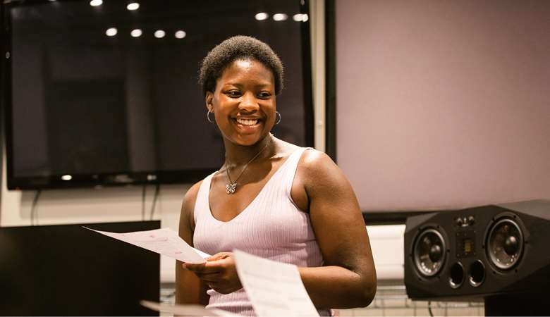  Fehintola singing as part of an RNCM Young Artists session