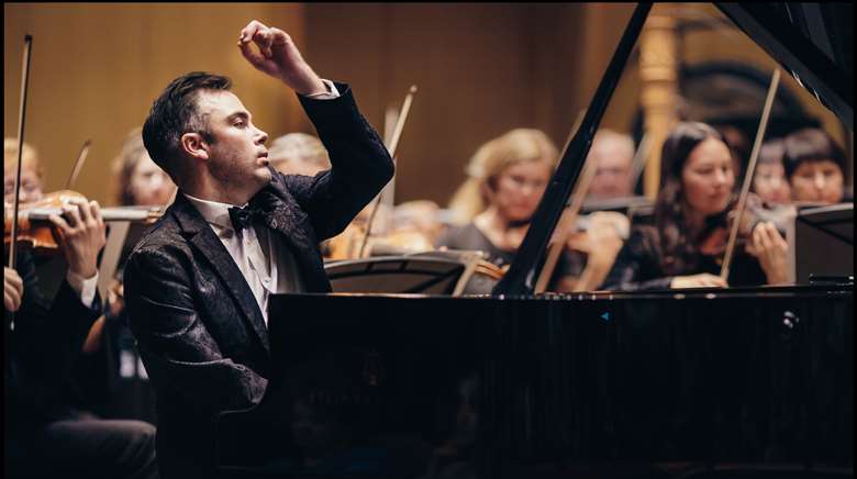  Nicholas McCarthy performing with the Krasnoyarsk Philharmonic, 2019